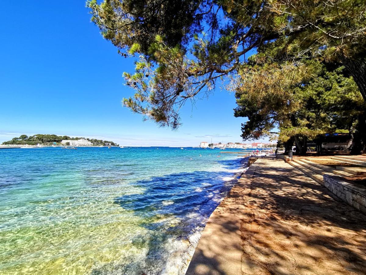 Stay In The Very Heart Of Porec - 50M To The Beach 外观 照片