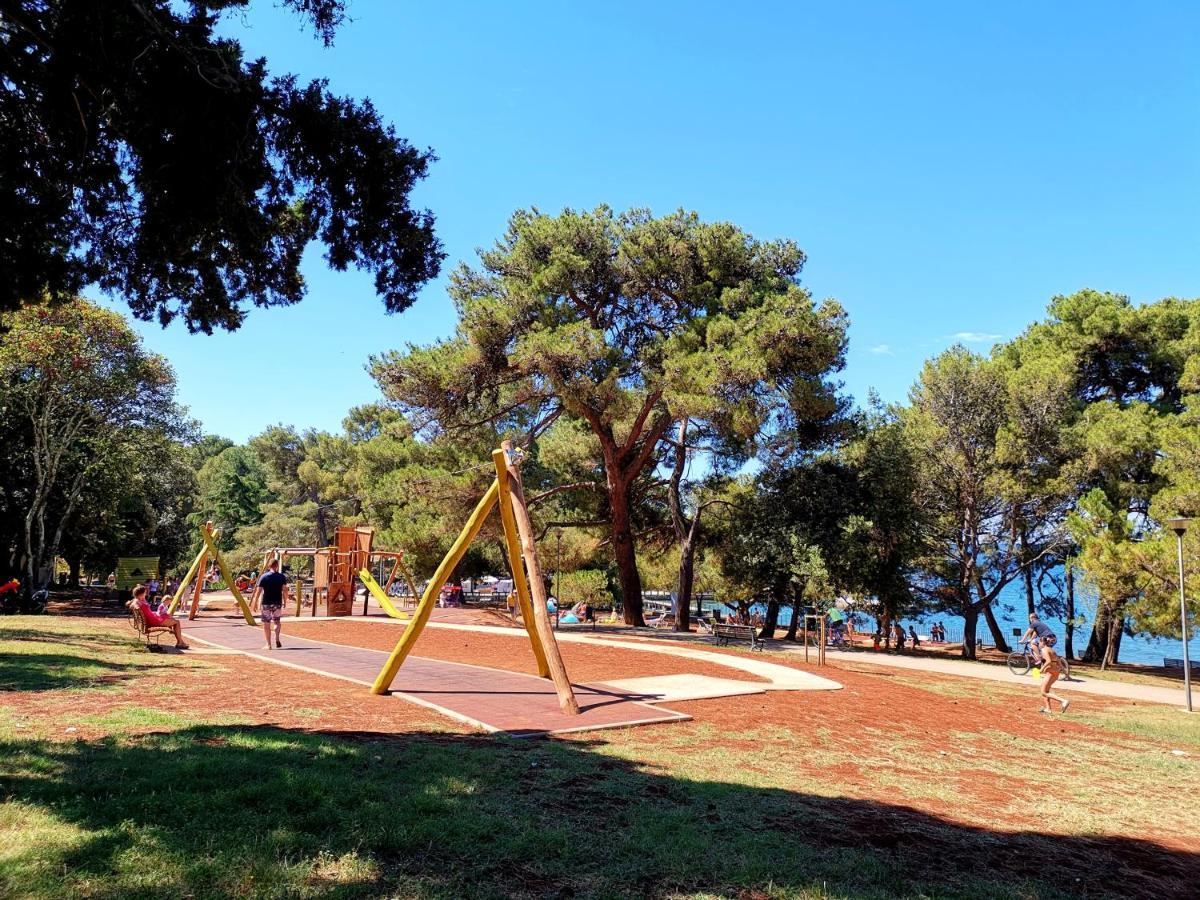 Stay In The Very Heart Of Porec - 50M To The Beach 外观 照片
