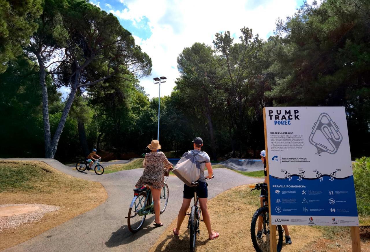 Stay In The Very Heart Of Porec - 50M To The Beach 外观 照片