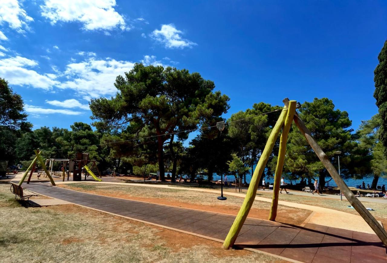 Stay In The Very Heart Of Porec - 50M To The Beach 外观 照片
