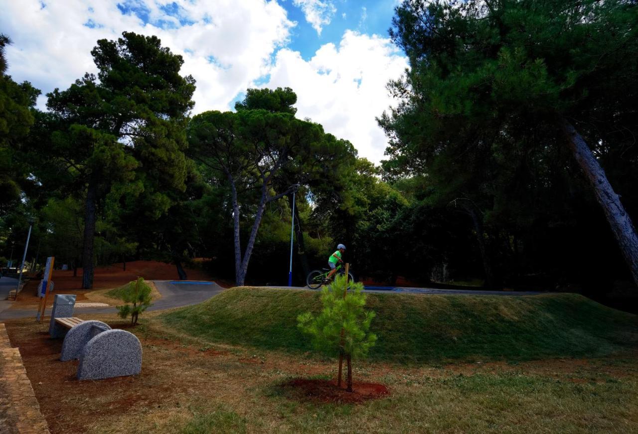 Stay In The Very Heart Of Porec - 50M To The Beach 外观 照片