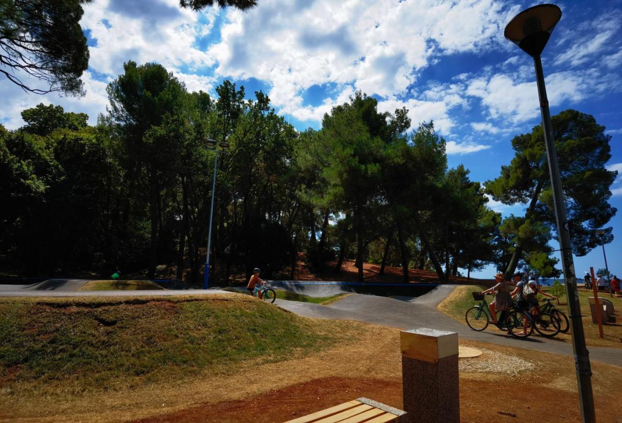 Stay In The Very Heart Of Porec - 50M To The Beach 外观 照片