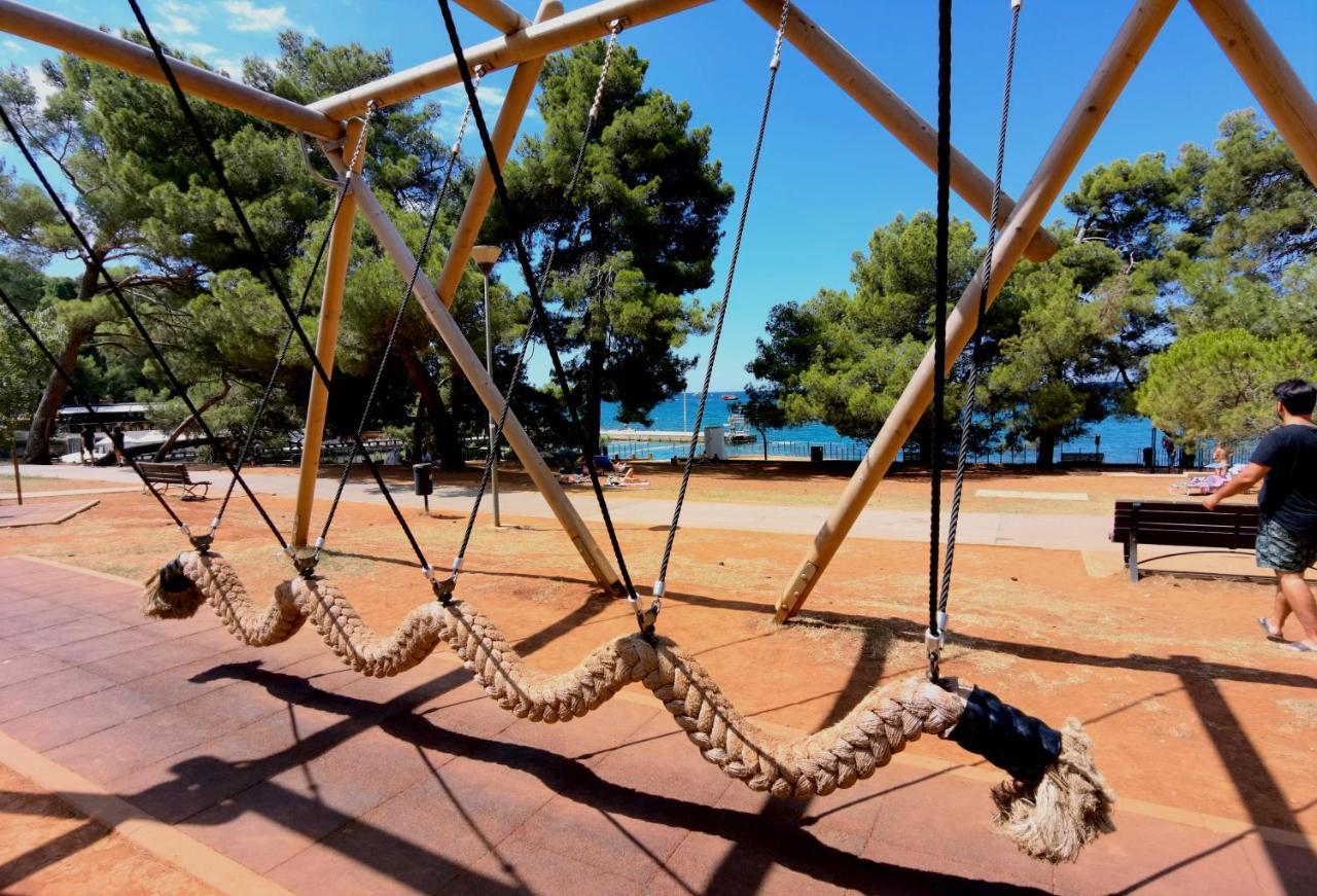 Stay In The Very Heart Of Porec - 50M To The Beach 外观 照片