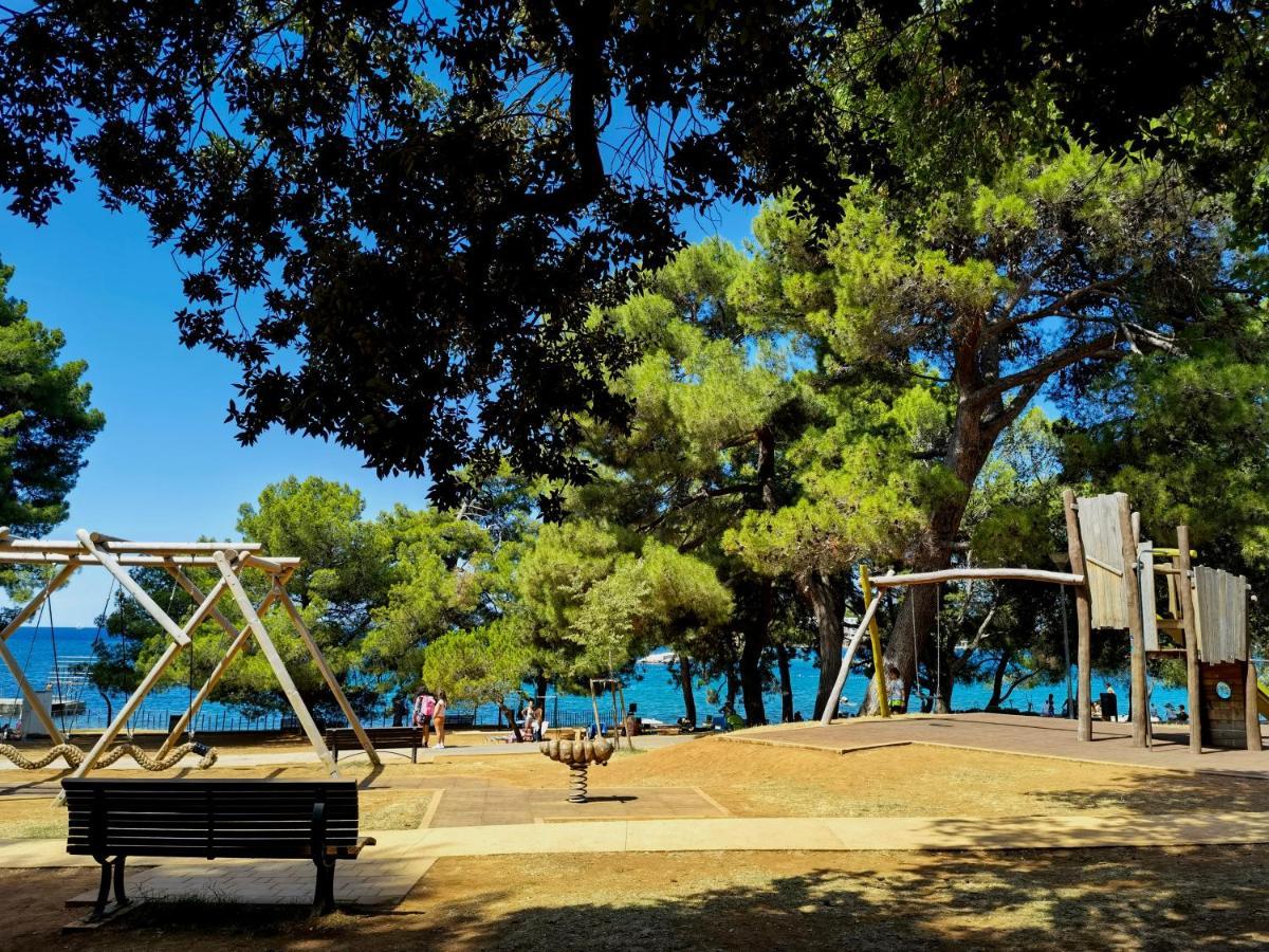 Stay In The Very Heart Of Porec - 50M To The Beach 外观 照片