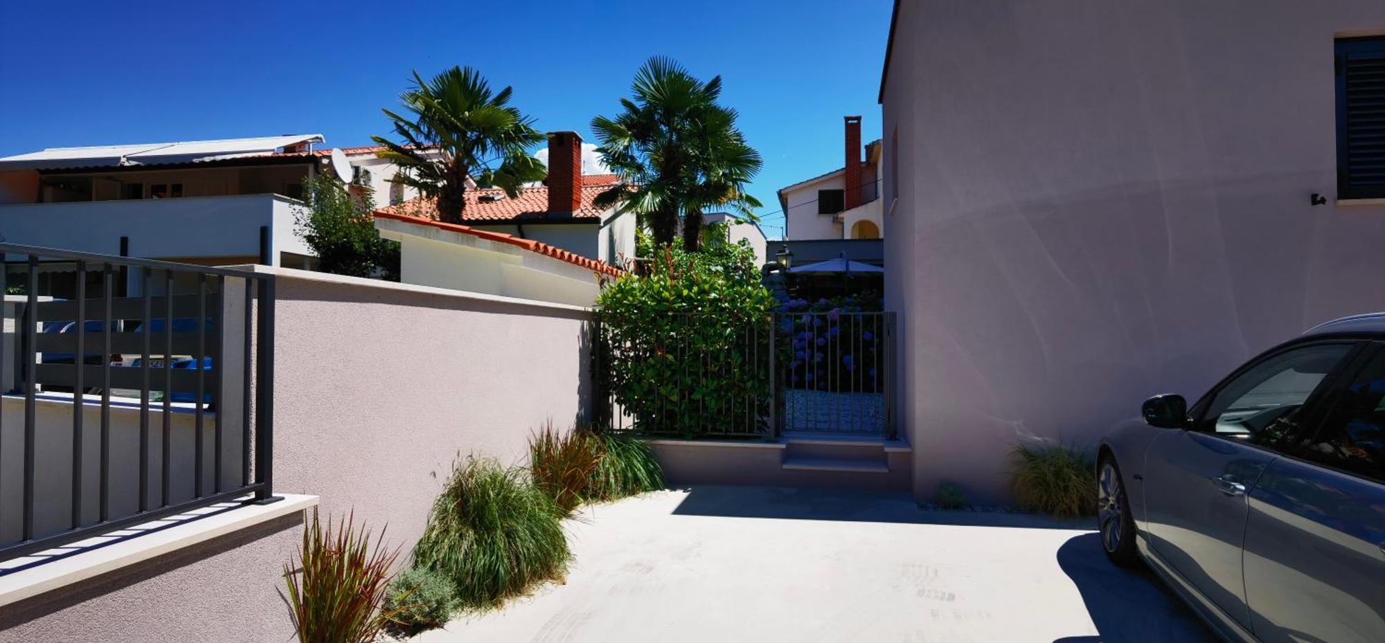 Stay In The Very Heart Of Porec - 50M To The Beach 外观 照片